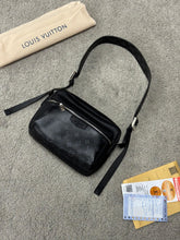 Bolso LOUIS VUITTON negro Hombre