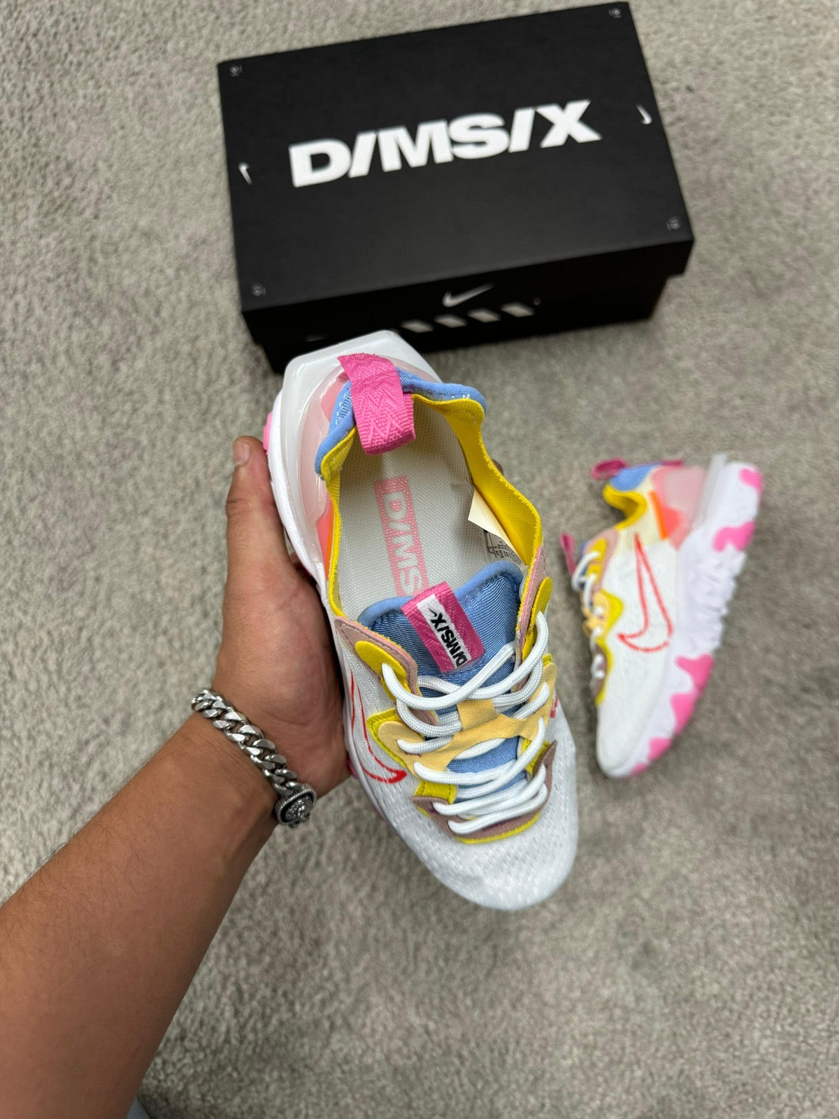 NIKE REACT