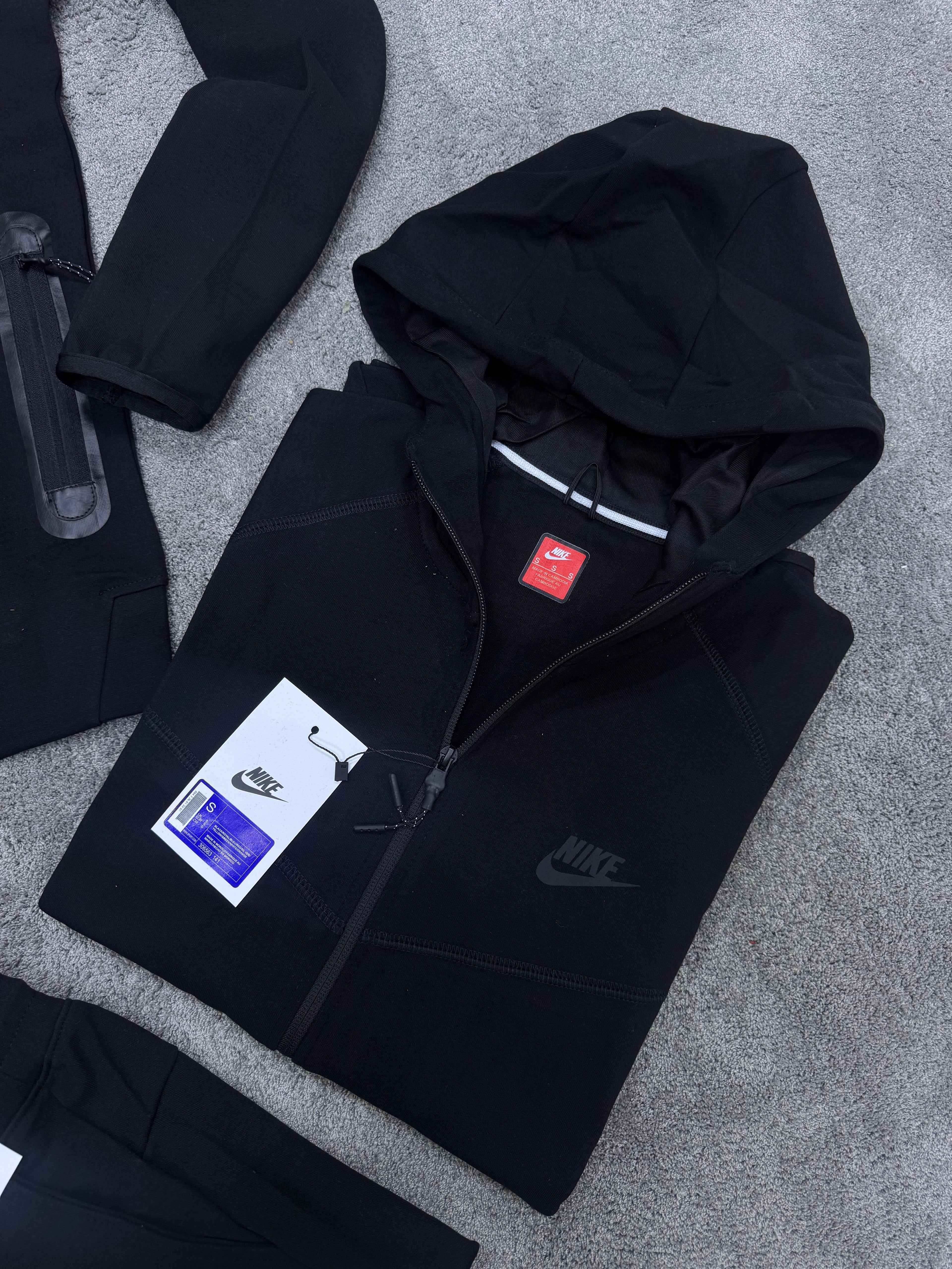 Chandal Nike Tech Fleece Negro