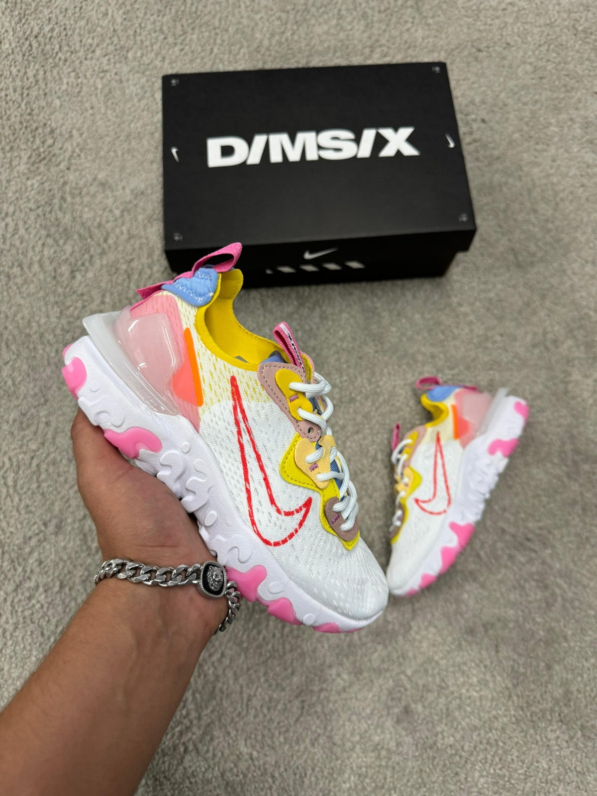 NIKE REACT