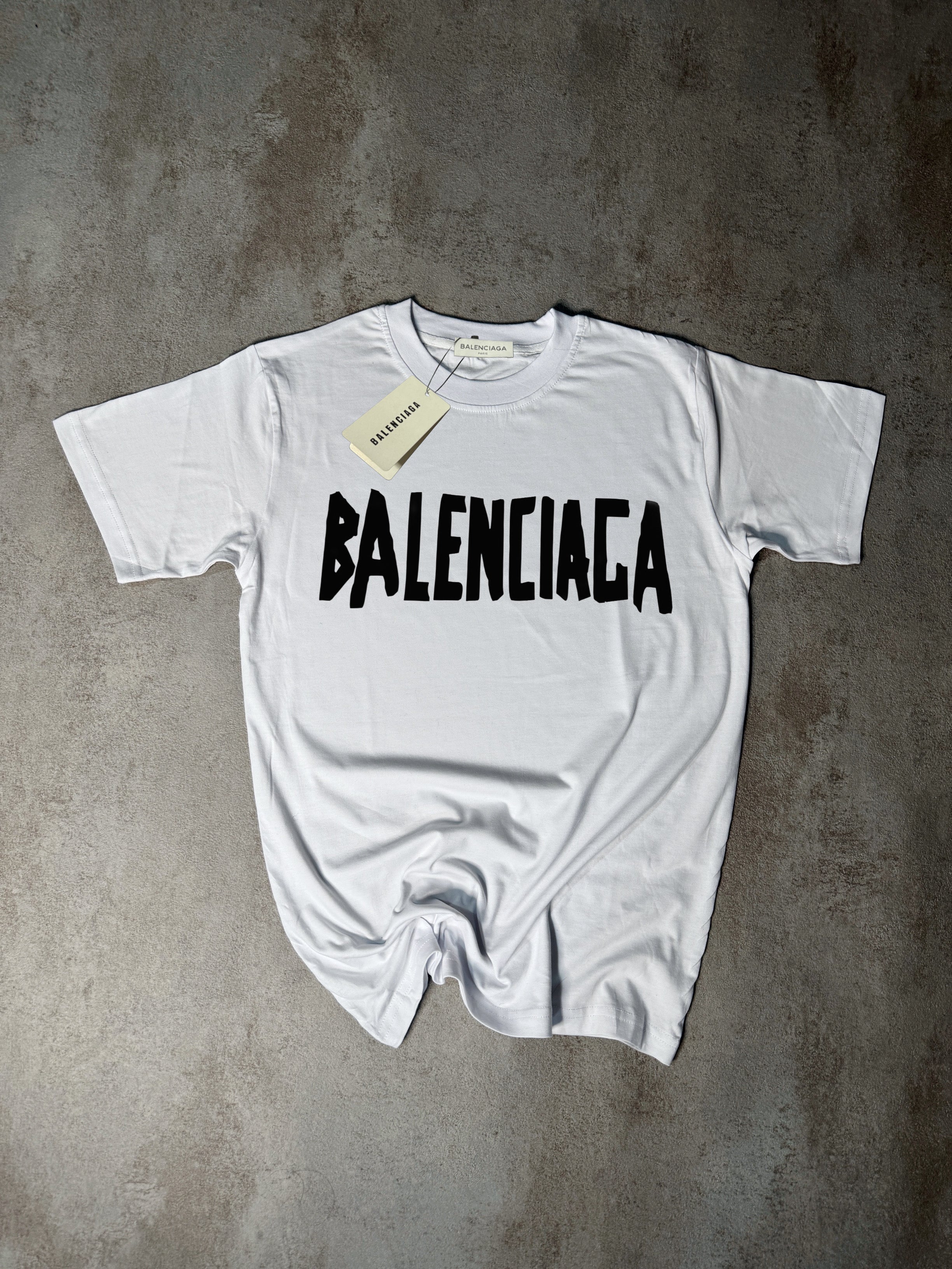 CAMISETA BALENClAGA