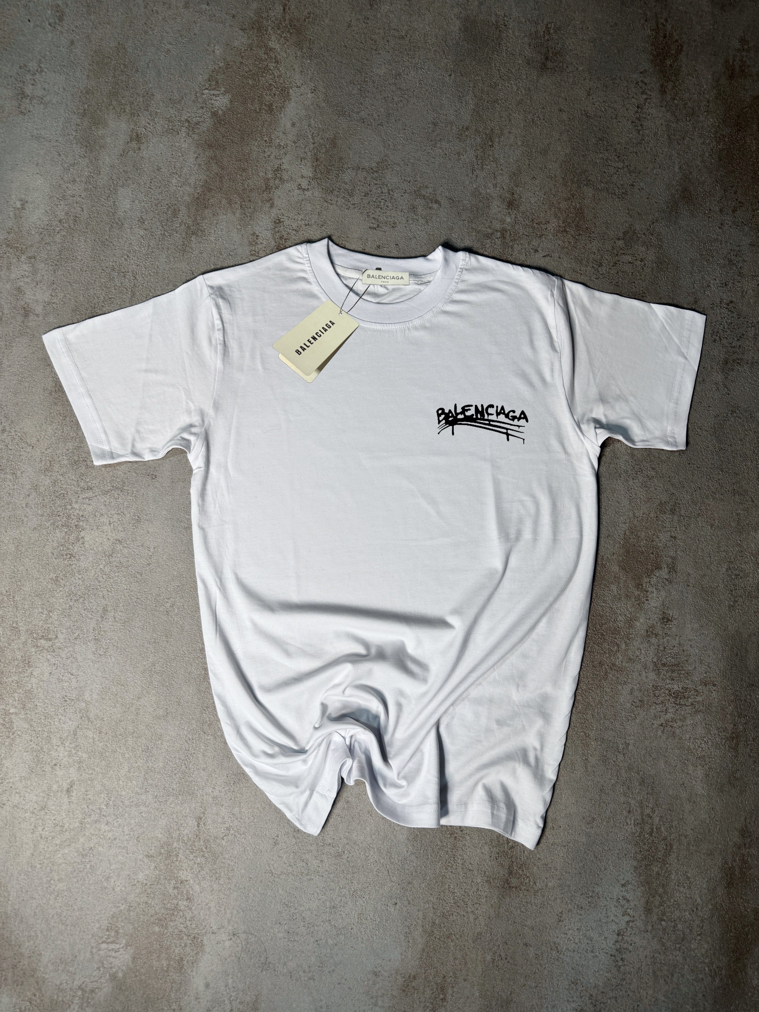 CAMISETA BALENClAGA