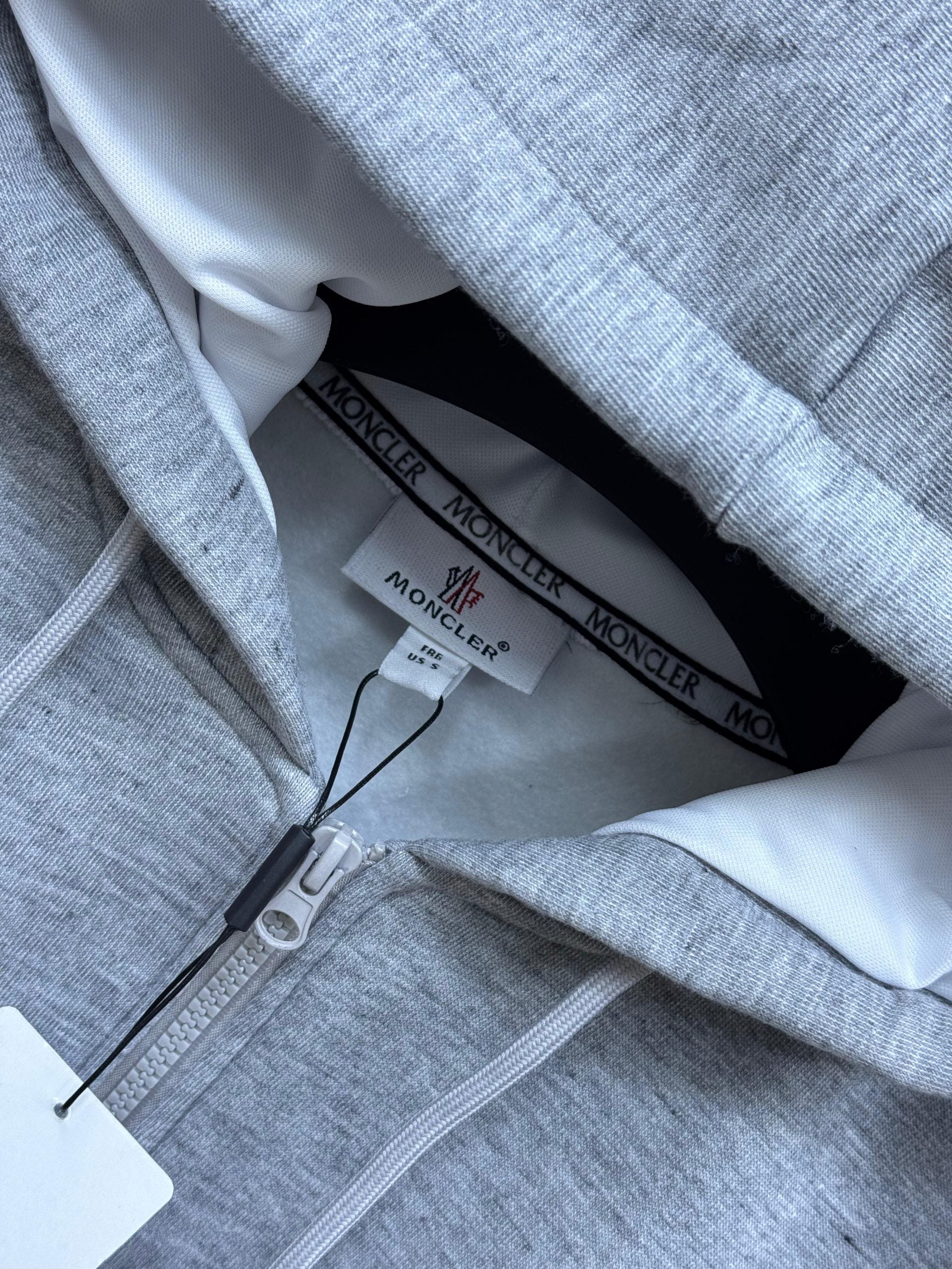 Chandal MONCLER gris