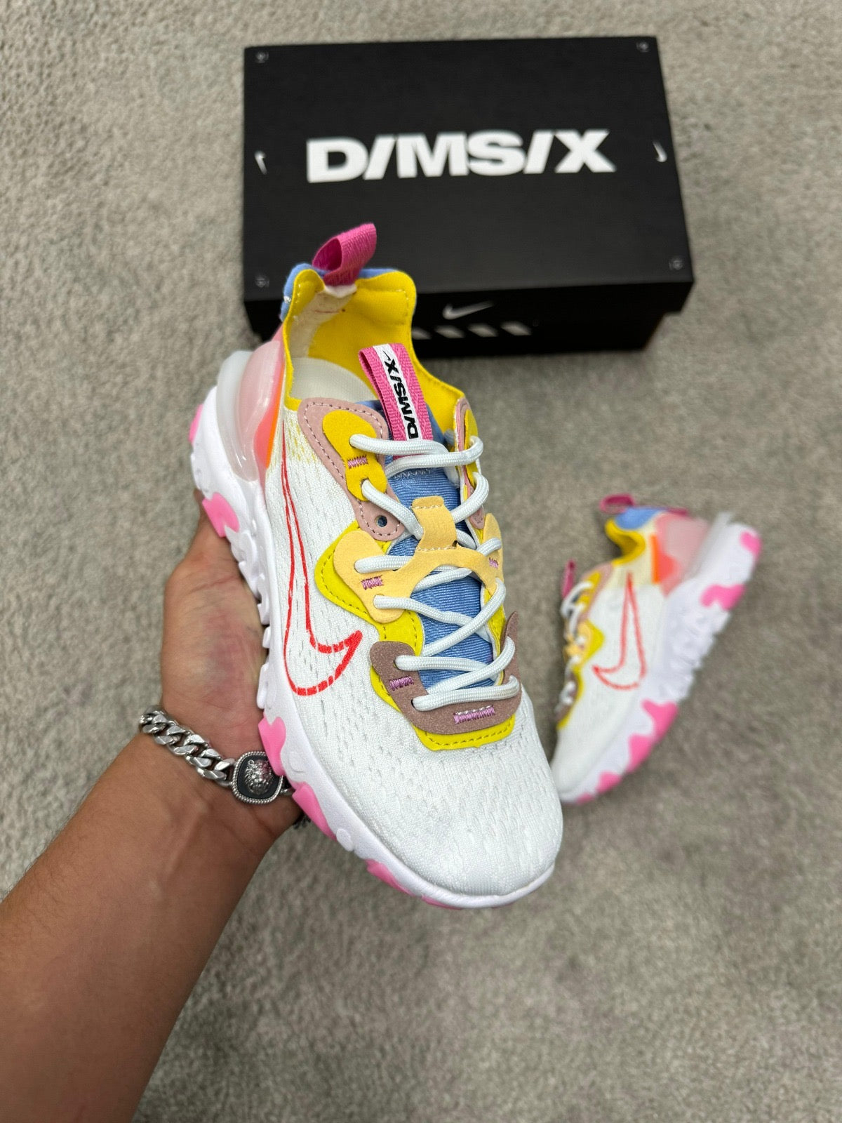 NIKE REACT