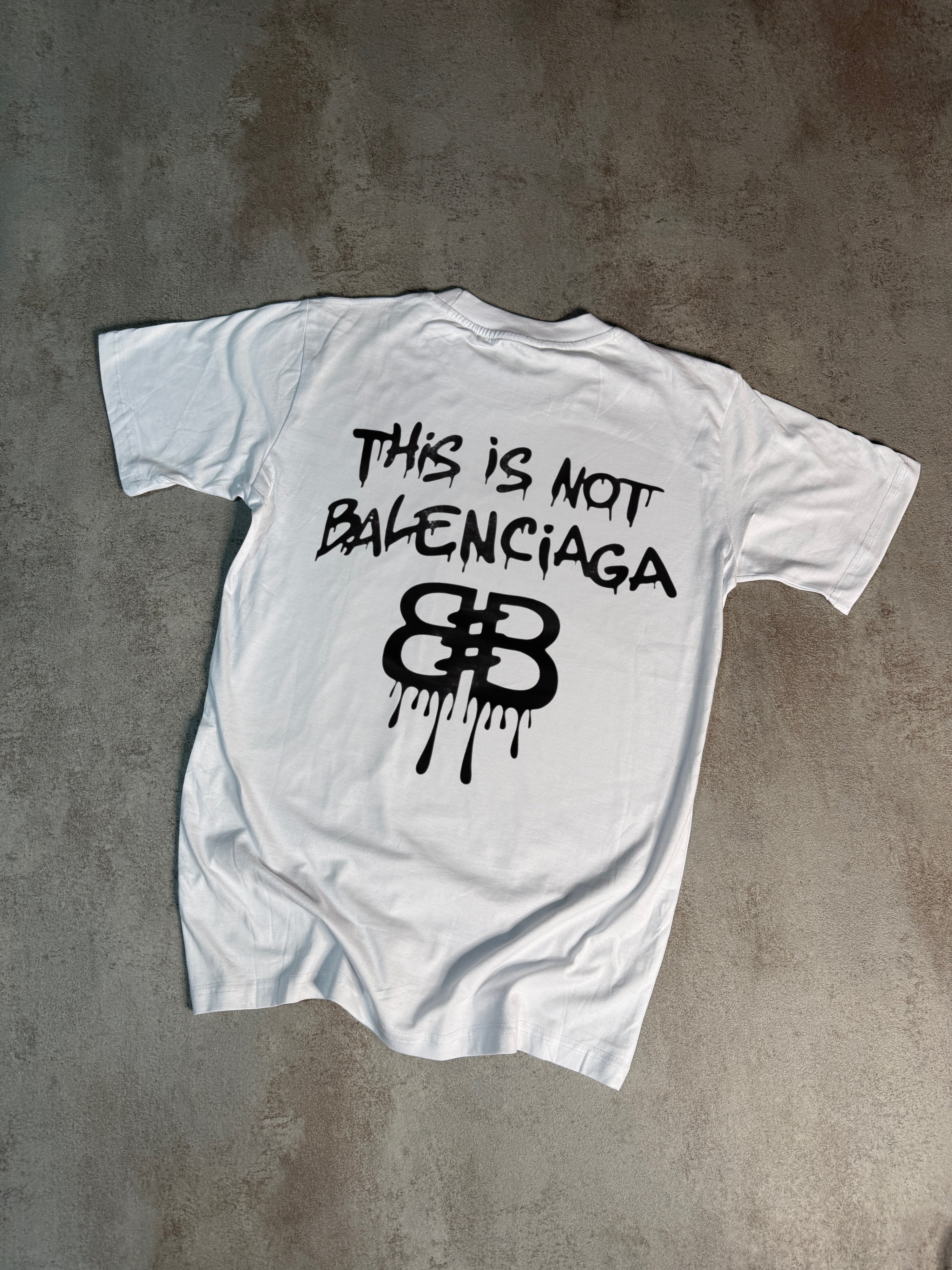 CAMISETA BALENClAGA