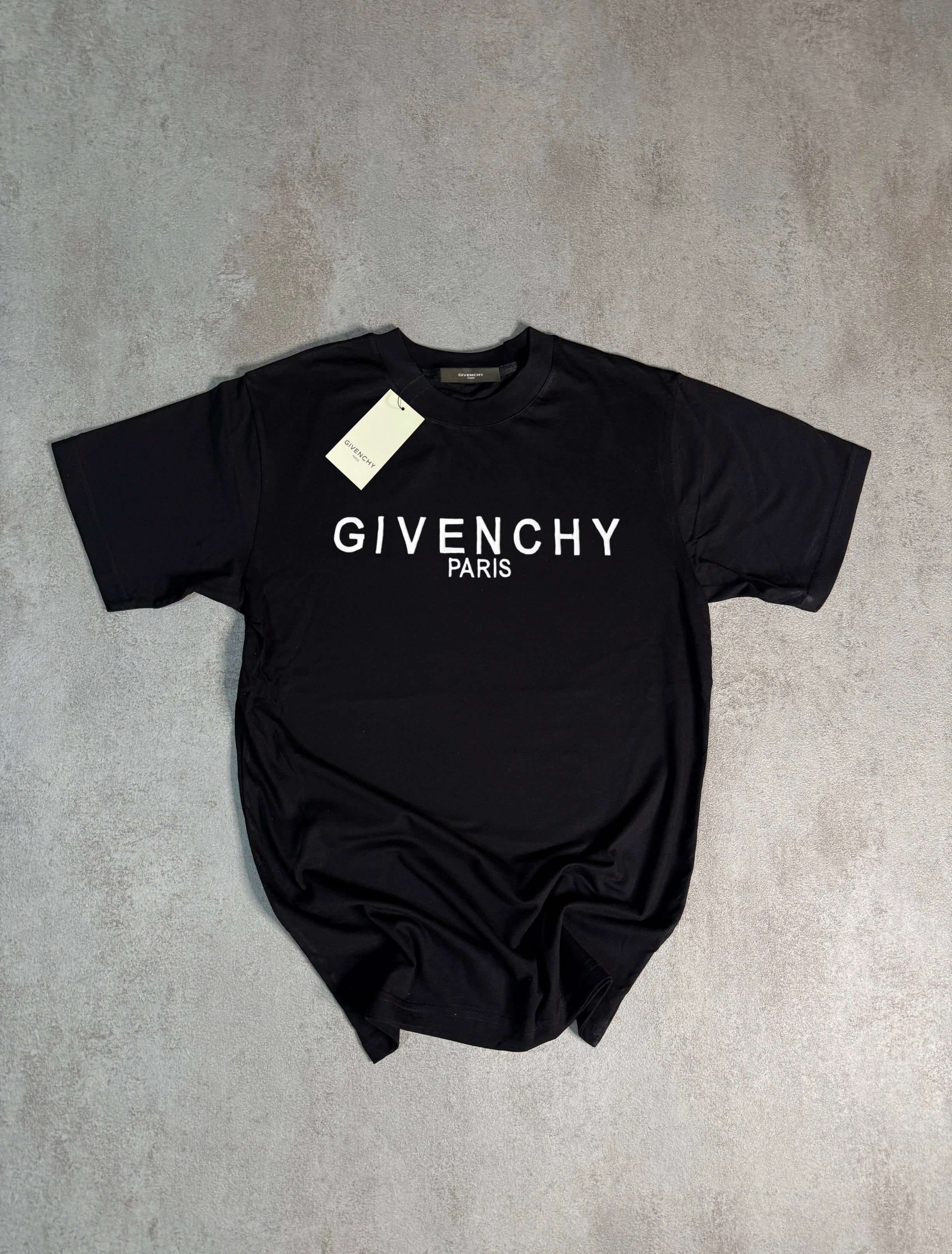 CAMISETA GlVENCHY