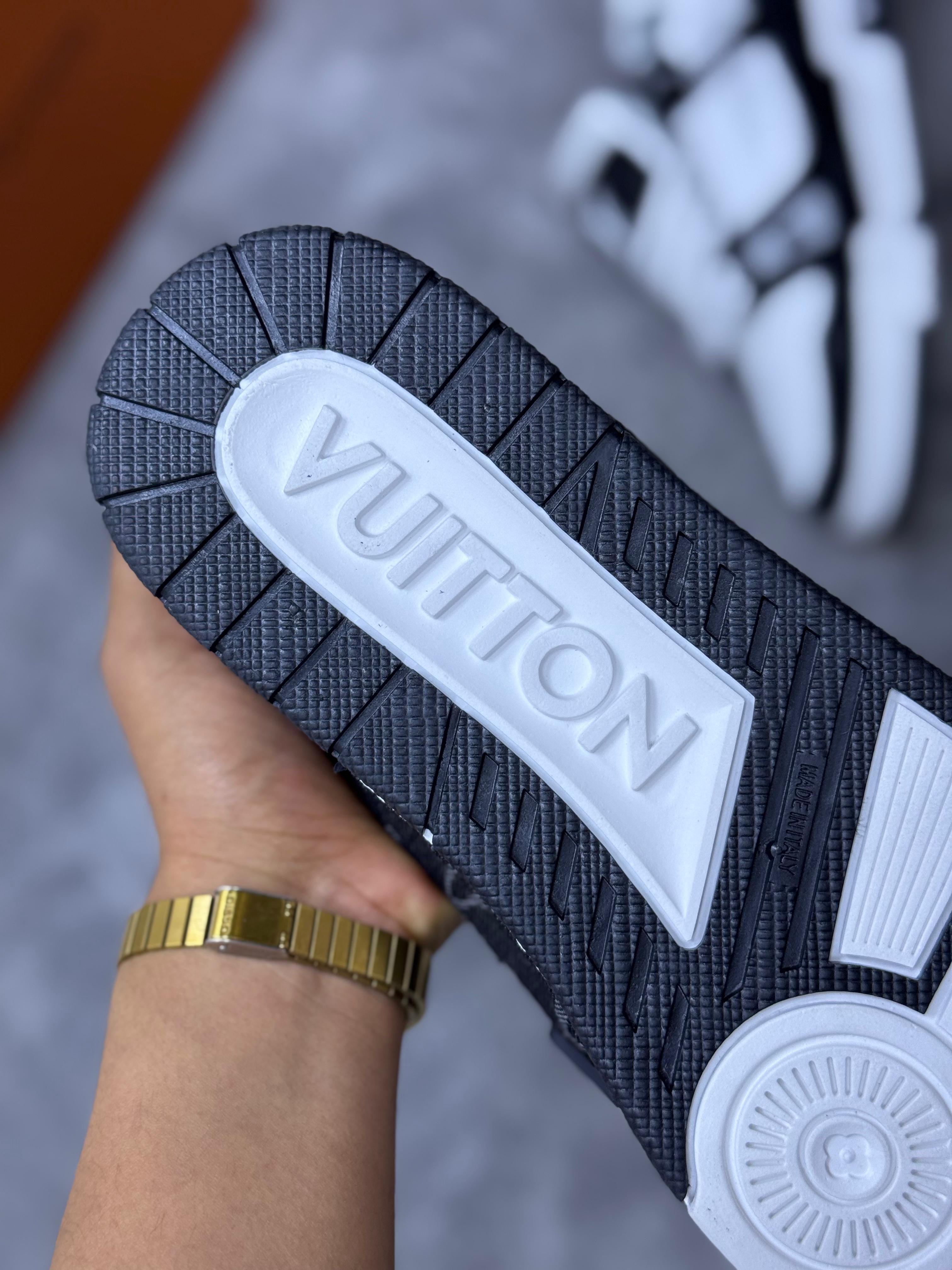 Louis Vuitton Trainer Negro