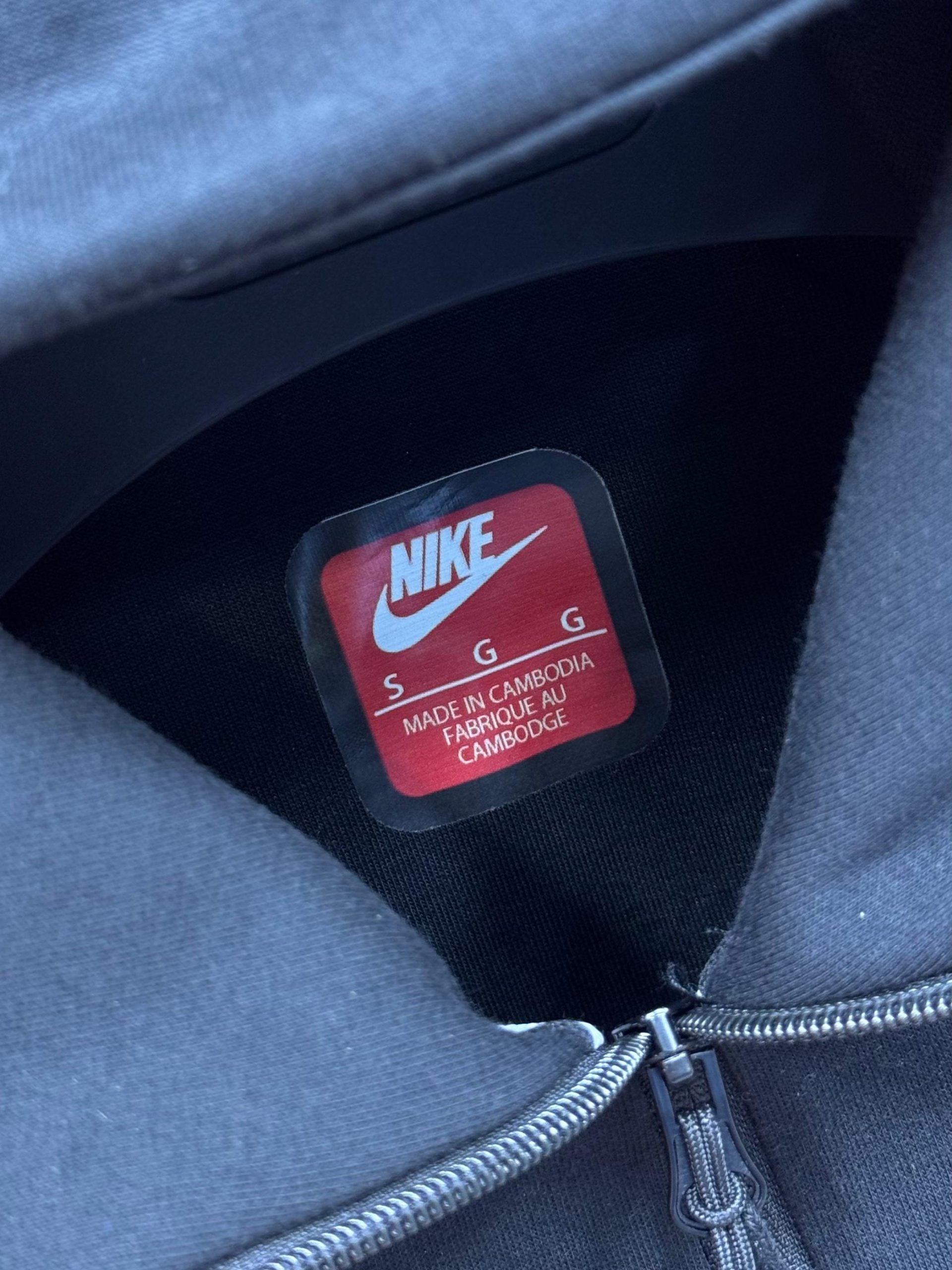 Chandal Nike Tech Fleece Negro y Morado