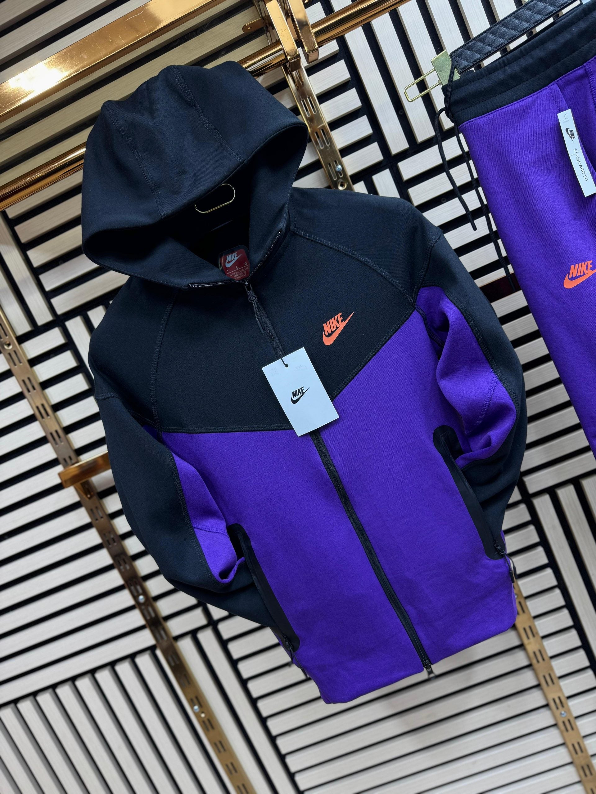 Chandal Nike Tech Fleece Negro y Morado