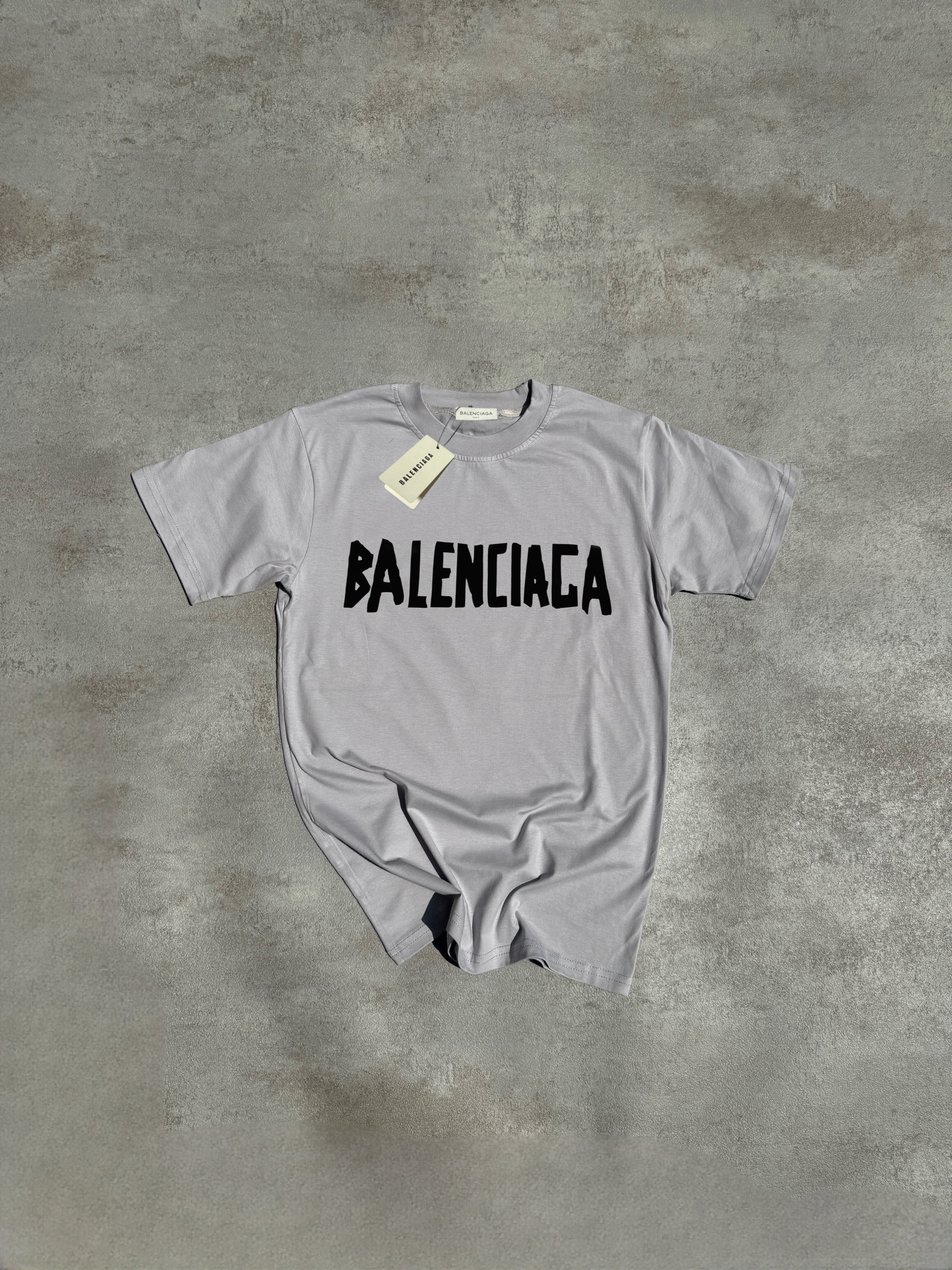 CAMISETA BALENClAGA