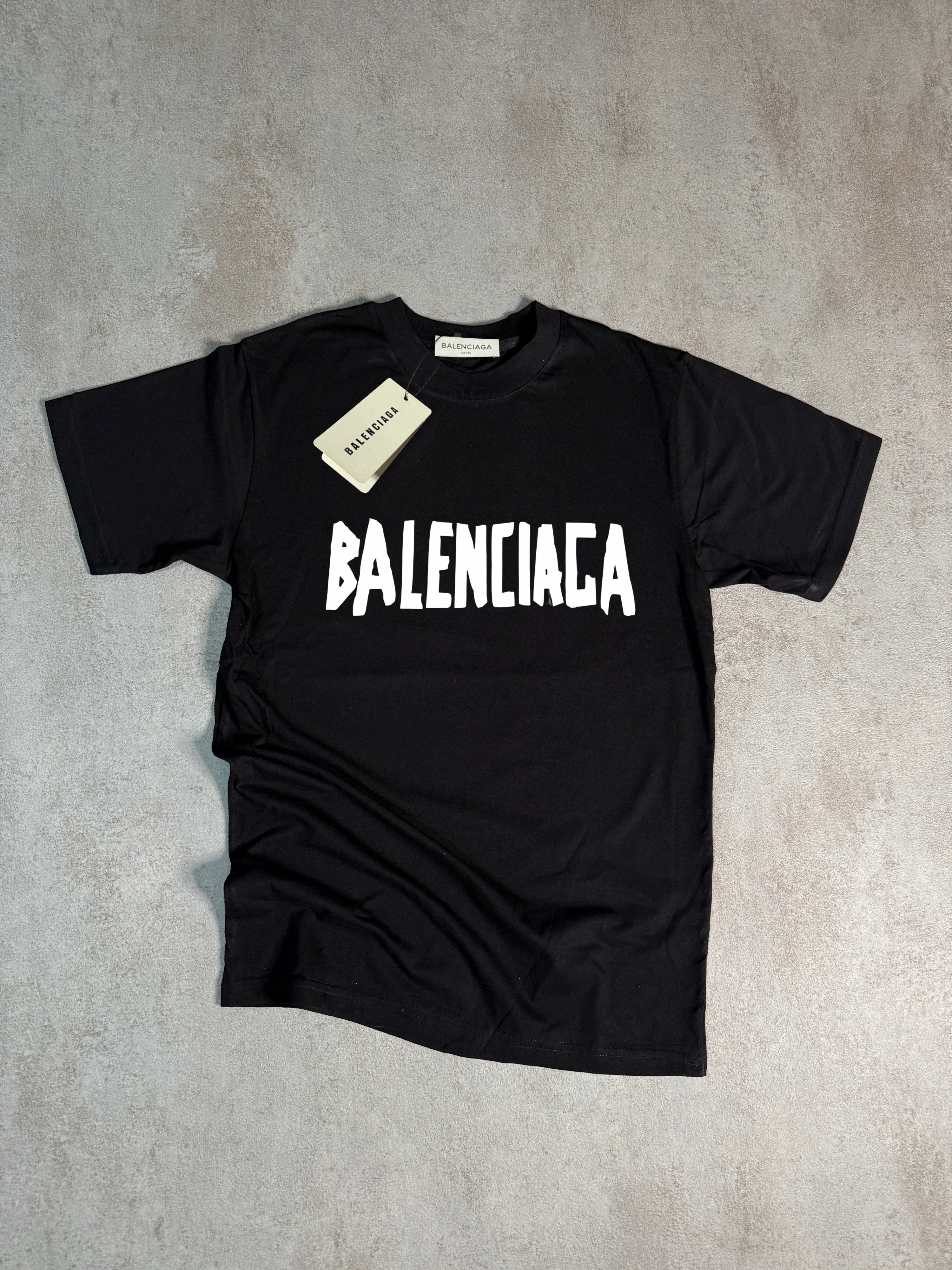 CAMISETA BALENClAGA