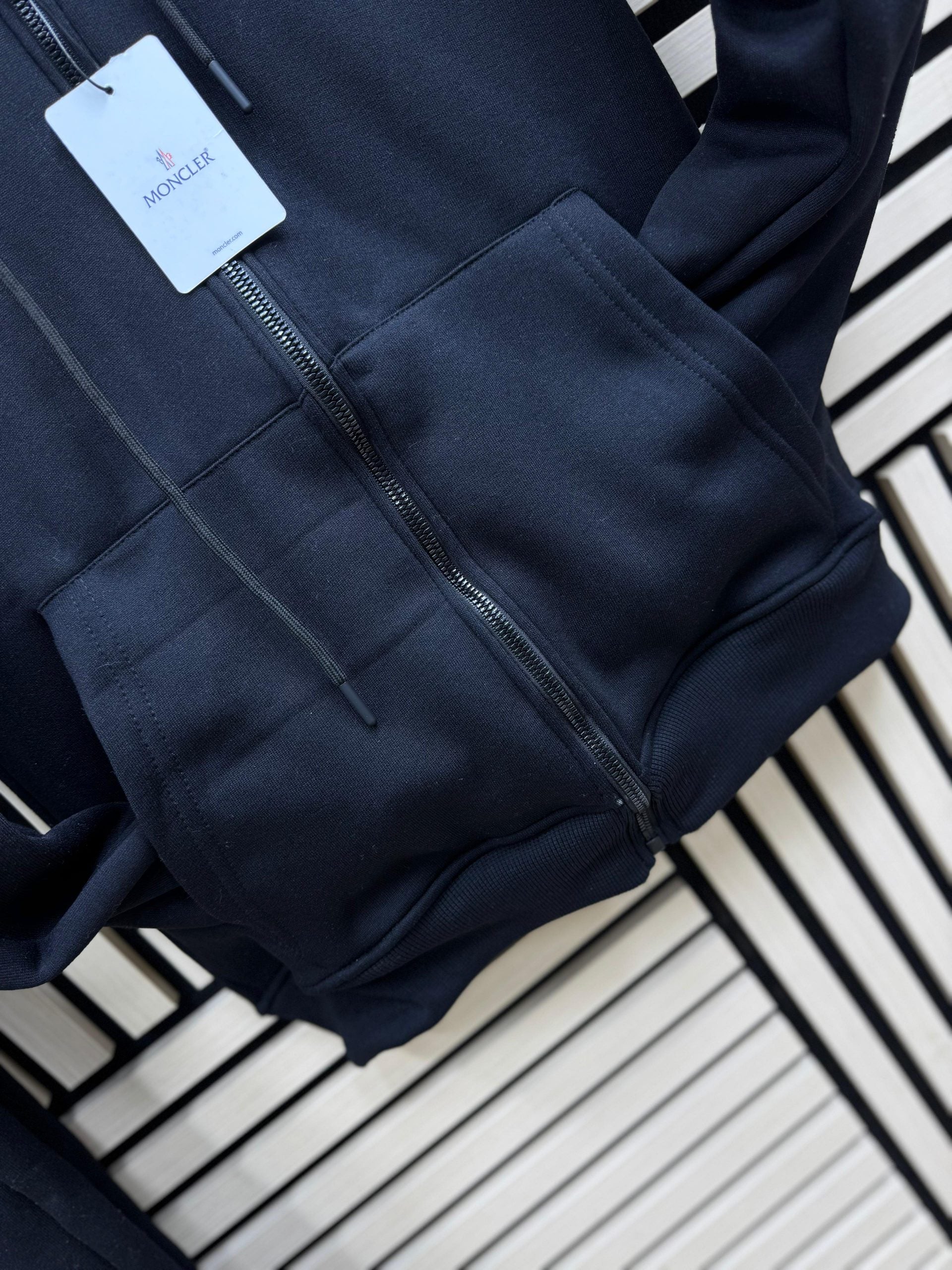 Chandal MONCLER negro